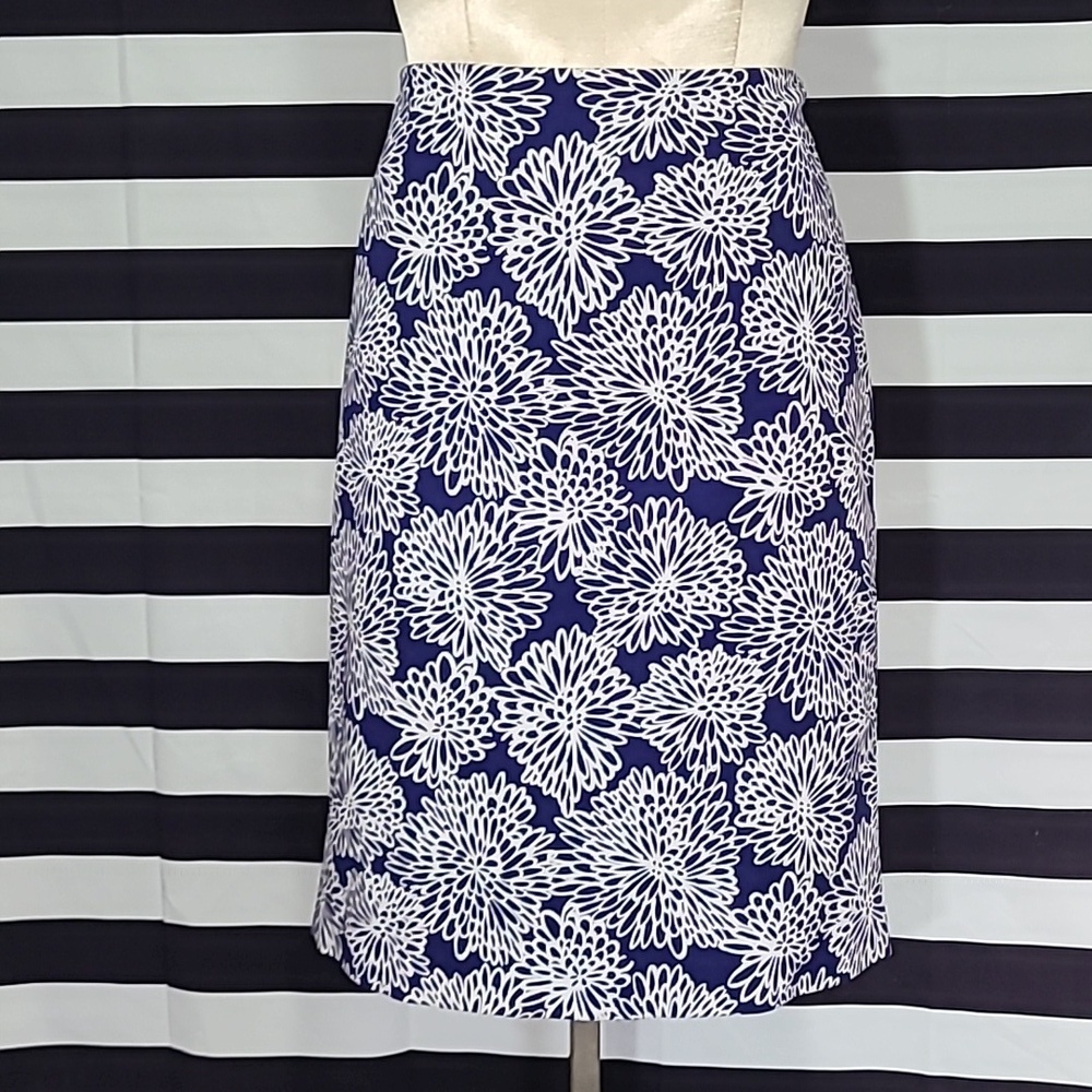 Liz Claiborne Blue and White Floral Outline Skirt